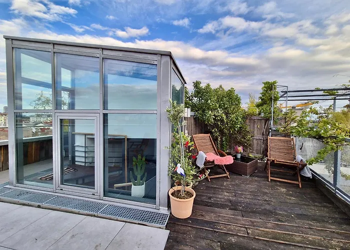 Rooftop Loft Apartment *